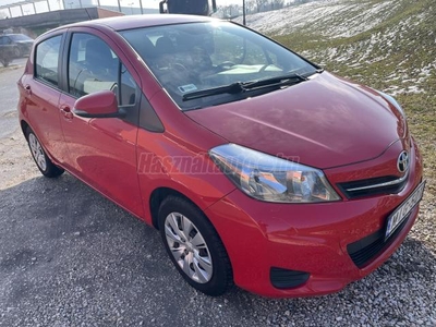 TOYOTA YARIS 1.33 Active MAGYARORSZÁG TOLATÓKAMERA