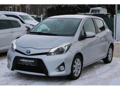 TOYOTA YARIS 1.5 HSD Active (Automata) 111e km. Tolatókamera. Garancia