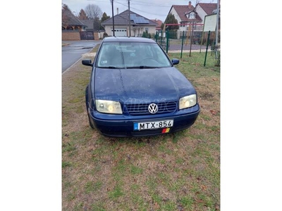 VOLKSWAGEN BORA 1.6 Comfortline