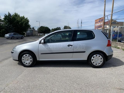 VOLKSWAGEN GOLF V 1.4 Trendline (KITŰNŐ-RENDSZERESEN KARBANTARTOTT)