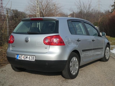 VOLKSWAGEN GOLF V 1.6 Comfortline