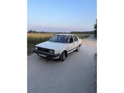 VOLKSWAGEN JETTA II 1.6 CL