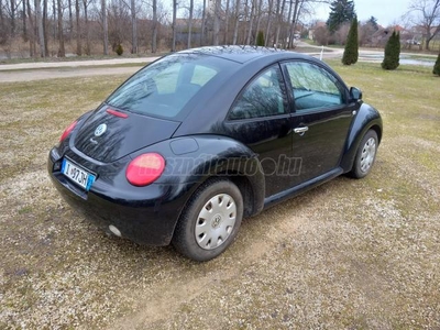 VOLKSWAGEN NEW BEETLE 2.0