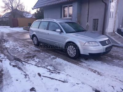 VOLKSWAGEN PASSAT 1.9 PD TDI Highline 4Motion Kézi 6 váltó