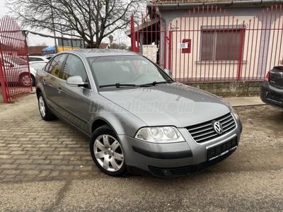 VOLKSWAGEN PASSAT V 1.9 PD TDI Comfortline Business VEZETETT SZERVIZKÖNYV! 2.ÉV FRISS MŰSZAKIVAL!