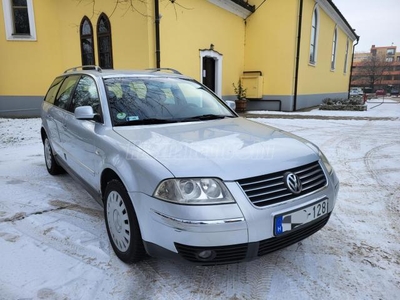 VOLKSWAGEN PASSAT Variant 2.5 TDI Comfortline 4Motion