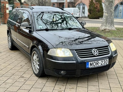 VOLKSWAGEN PASSAT Variant 2.5 TDI Highline 4Motion RECARO ÜLÉSEK//NAPFÉNYTETŐ//VONÓHOROG//2 KULCS