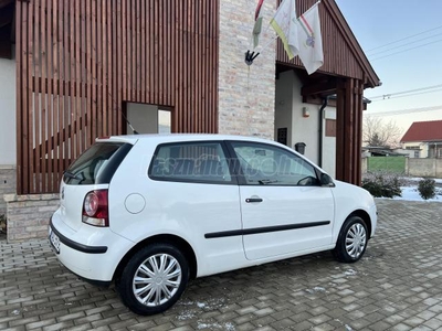 VOLKSWAGEN POLO IV 1.2 55 Trendline