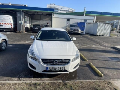 VOLVO S60 2.0 D [D3] Kinetic