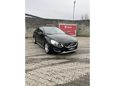 VOLVO S60 2.0 D [D3] Momentum