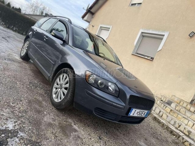 VOLVO V50 2.0 D Momentum