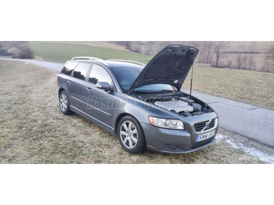 VOLVO V50 2.4 D [D5] Momentum (Automata) Svéd belpiacos