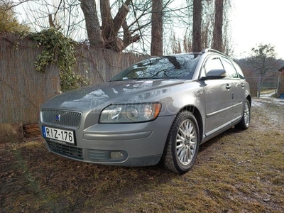 VOLVO V50 2.4 Momentum