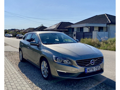 VOLVO V60 2.0 D [D4] Kinetic