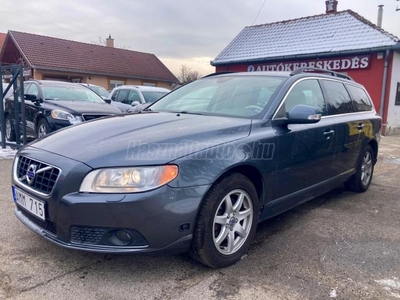 VOLVO V70 2.4 D [D5] Momentum