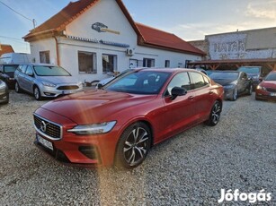 Volvo S60 2.0 [T6] R-Design AWD Geartronic Magy...