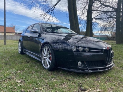 ALFA ROMEO 159 SW 1.8 TBi Distinctive TI felszereltség. Egyedi megjelenés. frissen szervízelve