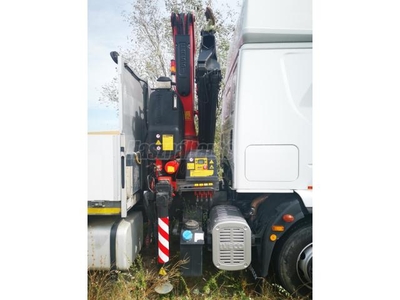 IVECO Eurocargo ML160E28 EEV Fassi F110 daruval és plató felépítménnyel