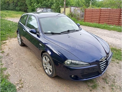 ALFA ROMEO 147 1.6 T. Spark Distinctive