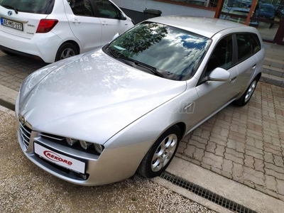 ALFA ROMEO 159 SW 2.0 JTDm 16V Distinctive KILOMÉTER GARANCIÁVAL . KOROZIÓ MENTES ÁLLAPOTBAN