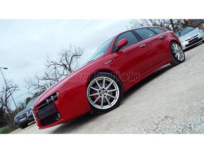 ALFA ROMEO 159 SW 2.0 JTDm 16V Distinctive Ti VezSzkönyvDigitBőrÜlfűtTolradAluBluetooth1tul