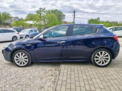 ALFA ROMEO GIULIETTA 1.4 TB MultiAir Distinctive BŐR-XENON-170LE-ALU-LED-PDC-MEGKÍMÉLT