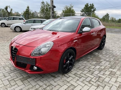 ALFA ROMEO GIULIETTA 2.0 JTDM Distinctive TCT EU6 1 ÉV GARANCIA.QV LINE! VÉGIG VEZETETT SZERVIZKÖNYV.NAVI.PANORÁMATETŐ