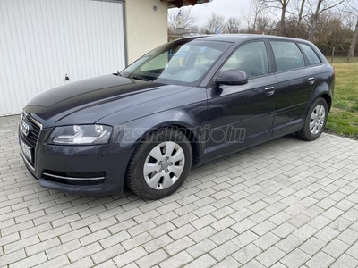 AUDI A3 1.6 TDI Ambition DPF