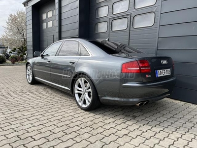 AUDI A8 S8 5.2 V10 quattro Tiptronic ic SZERVIZKÖNYV / FACELIFT / BOSE / 4x ÜLÉSFŰTÉS / KAMERA