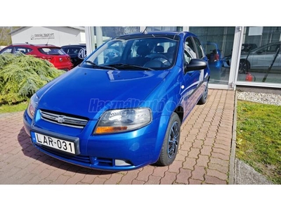 CHEVROLET AVEO 1.2 8V Plus AC téli-nyári gumigarnitúrával!