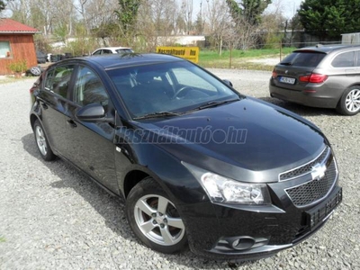 CHEVROLET CRUZE 1.6 LT Plus FRISS MŰSZAKIVAL!132.800Km.TEMPOMAT. DIGIT KLÍMA.PARKRADAR