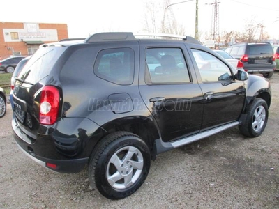 DACIA DUSTER 1.6 Blackstorm VEZETETT SZ.KÖNYV