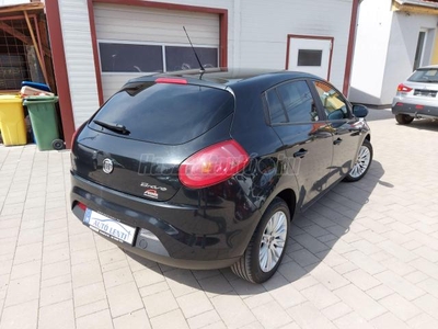 FIAT BRAVO 1.4 16V Dynamic 1. TULAJ. VEZETETT SZERVIZKÖNYV. 108.000 KM. TOLATÓRADAR