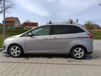 FORD C-MAX Grand1.6 TDCi Titanium [7 személy]