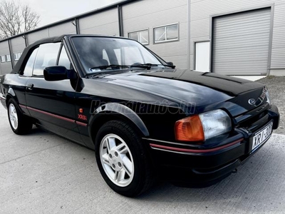 FORD ESCORT XR3i CABRIO.SZÉP GYÁRIAS ÁLLAPOT. LEINFORMÁLHATÓ.AZONNAL ELVIHETŐ!