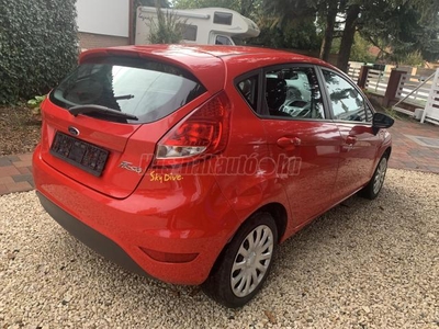 FORD FIESTA 1.25 Ambiente klíma. vezetett szervizkönyv. 8 kerék