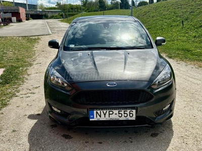 FORD FOCUS 1.5 EcoBoost ST-Line