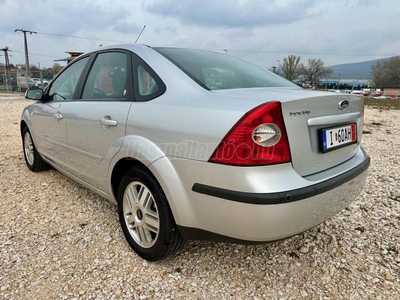 FORD FOCUS 1.6 Ghia