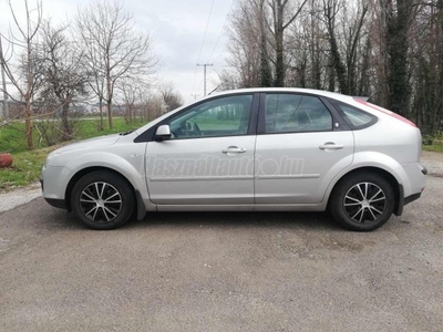 FORD FOCUS 1.6 Ghia