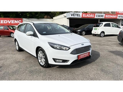 FORD FOCUS 1.6 TDCi Titanium NAVI Bluetooth Tempomat Wifi Vhorog Digitklíma