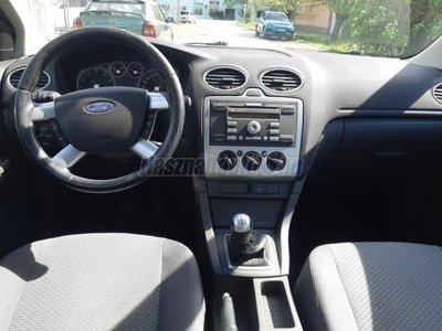 FORD FOCUS 1.6 Titanium