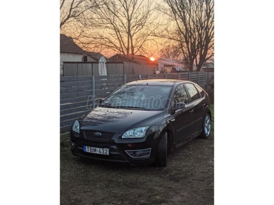 FORD FOCUS 2.5 turbo ST