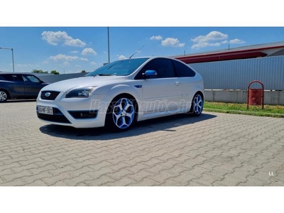 FORD FOCUS ST 2.5 T