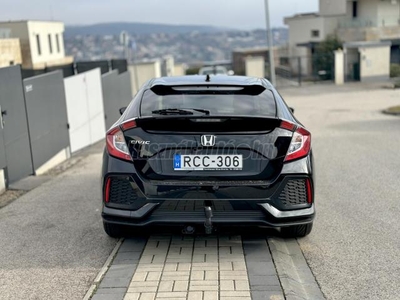 HONDA CIVIC 1.0 T Elegance Navi magyarországi . Legmagasabb felszereltség. Gyári garancia