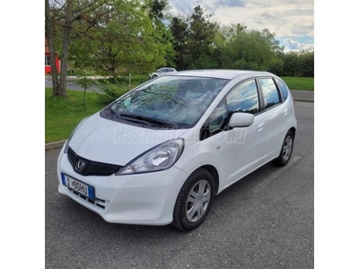 HONDA JAZZ 1.2 Trend Végig vezetett szervízkönyv!