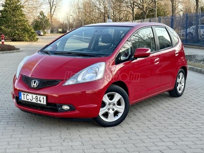 HONDA JAZZ 1.4 Elegance Digitális Klíma! Ülésfűtés!