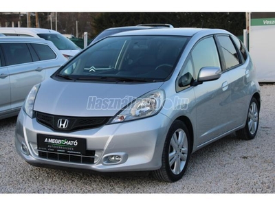 HONDA JAZZ 1.4 Elegance Plus 49e km. Érintőkijelző. Friss szerviz