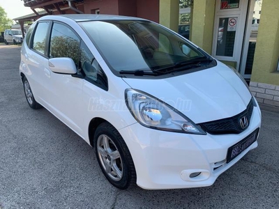 HONDA JAZZ 1.4 Executive DIGIT KLÍMA.SZERVÍZKÖNYV.4 EL ABLAK.LEINFORMÁLHATÓ