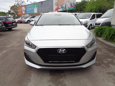 HYUNDAI I30 1.4 MPi Comfort Navigáció. szervízkönyv