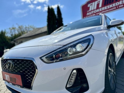 HYUNDAI I30 1.4 T-GDi Premium DCT Magyar.Pan.tető.Navi.El.Bőr.ülés.Adapt-Temp.Holttérfigyelő.Ülésfűtés.Kormány.F